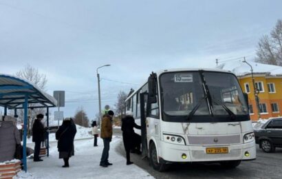 «Динур» в мороз запустил свой автобус из-за опозданий