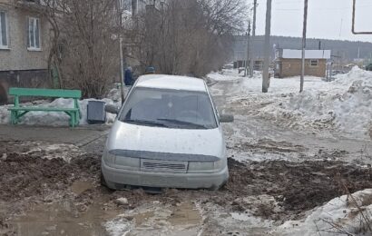 В Крылосово, после работ Водоканала, машина утонула в грязи?
